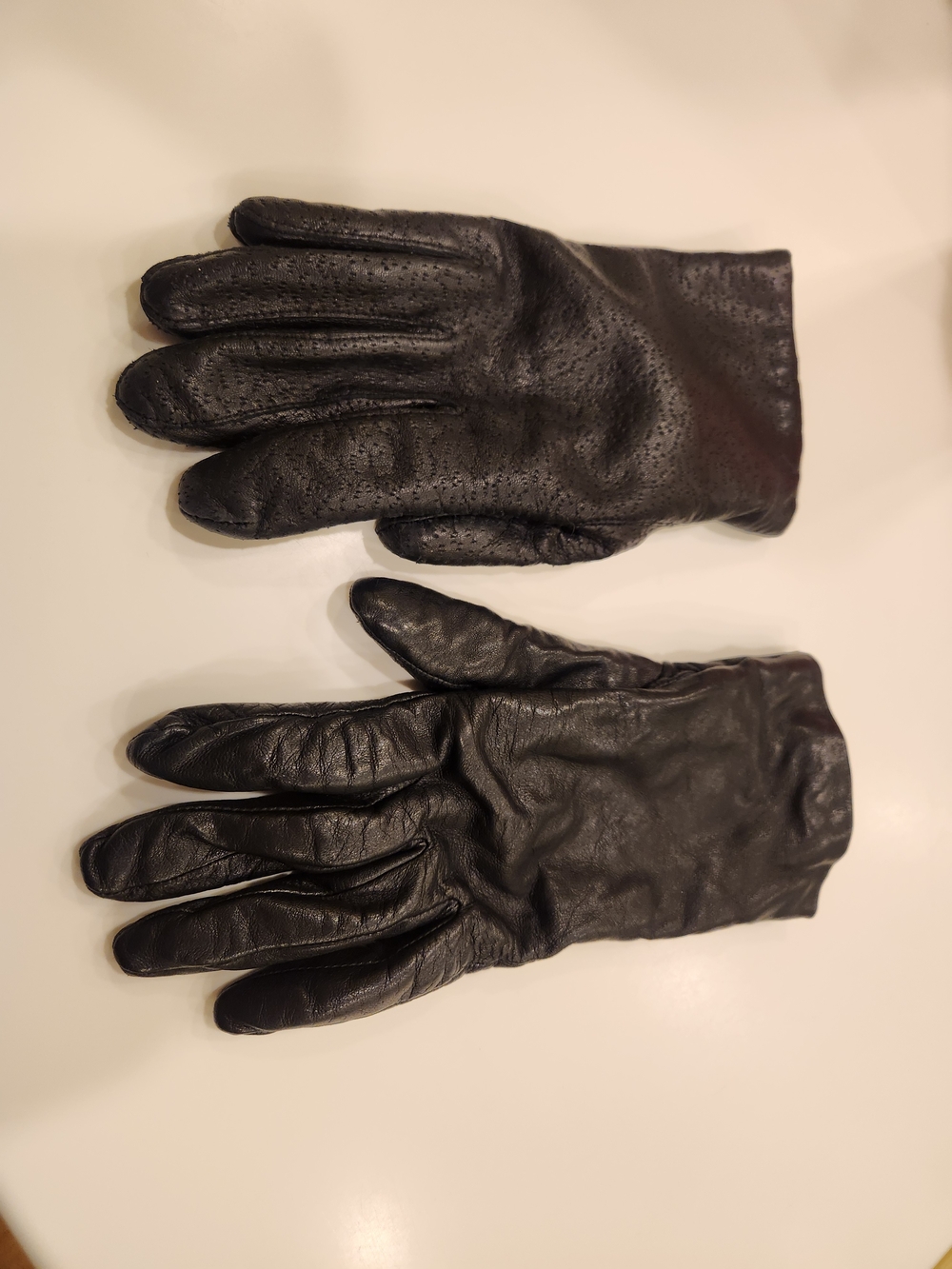 Mismatched Women's Black Gloves